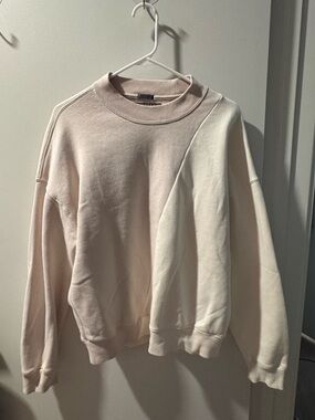 Abercrombie Men's Two-Tone Cream Pullover Sweatshirt